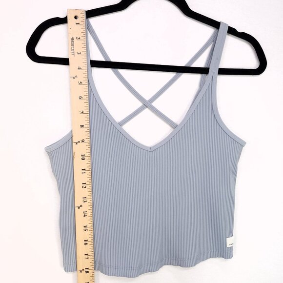 Vuori Ribbed Crop Tank Top Size Medium Gray Stretch Strappy Back Built In Bra - Picture 5 of 11